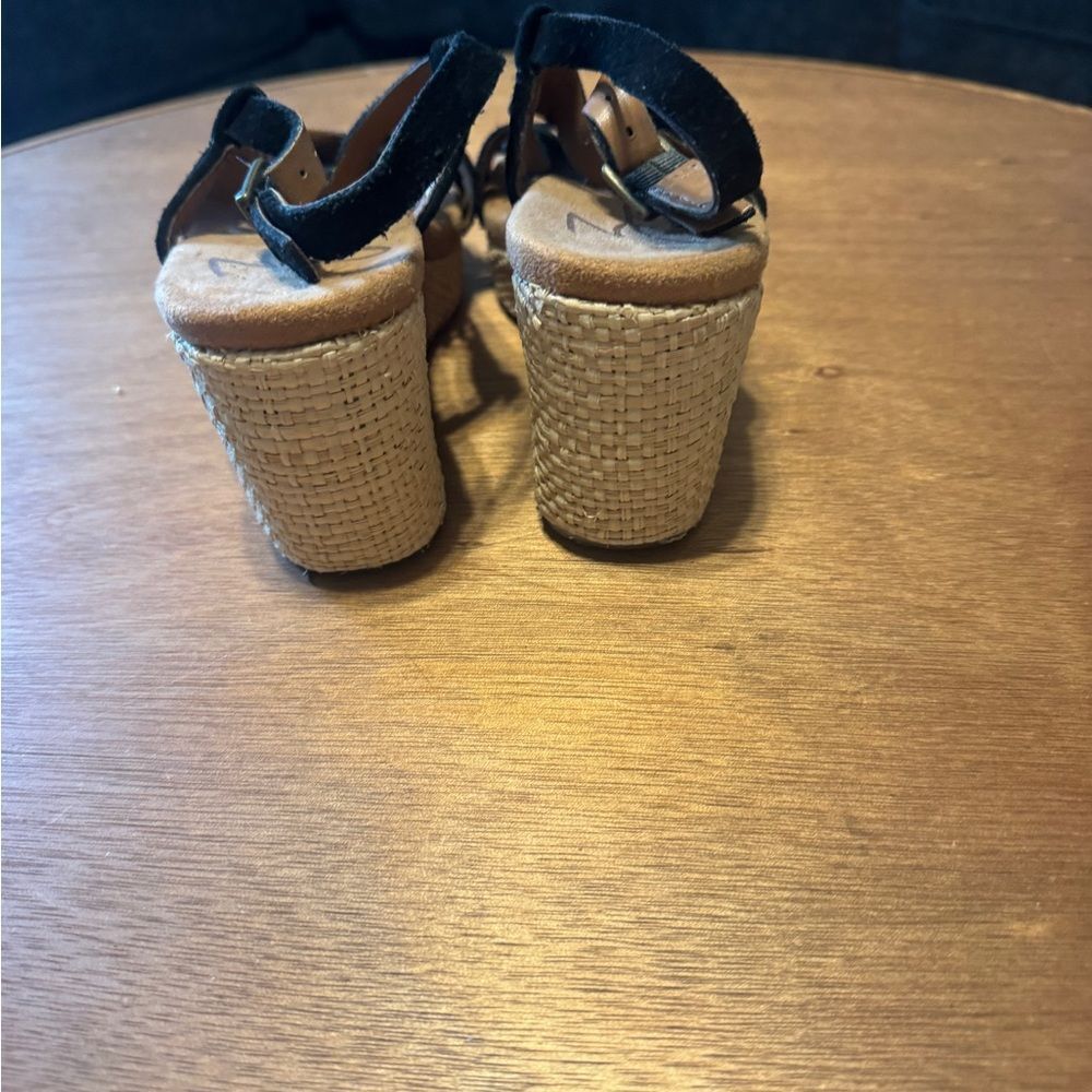 Zodiac Black and Brown Crisscross Sandals - Picture 6 of 6